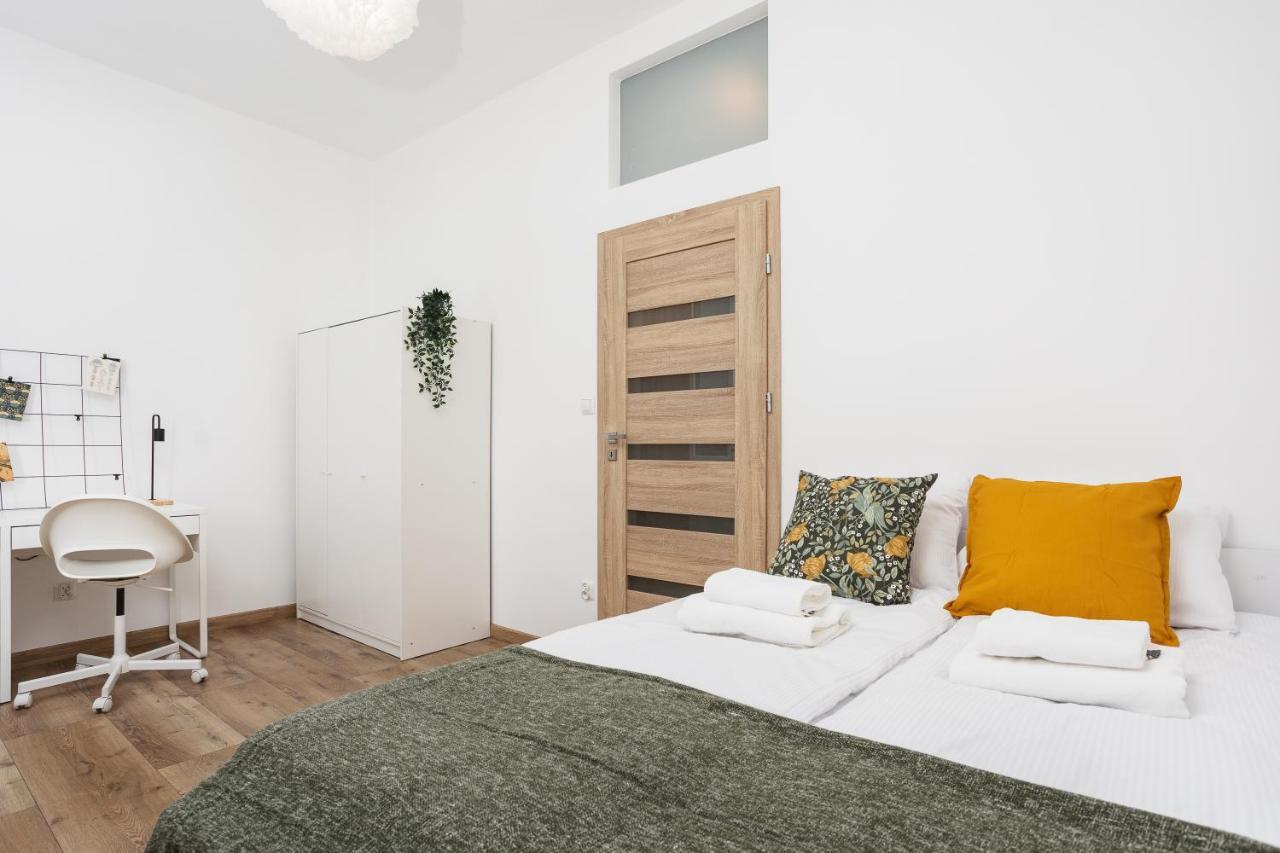 Appartement Bosacka X 1' Main Train & Bus Station - By Upstairs