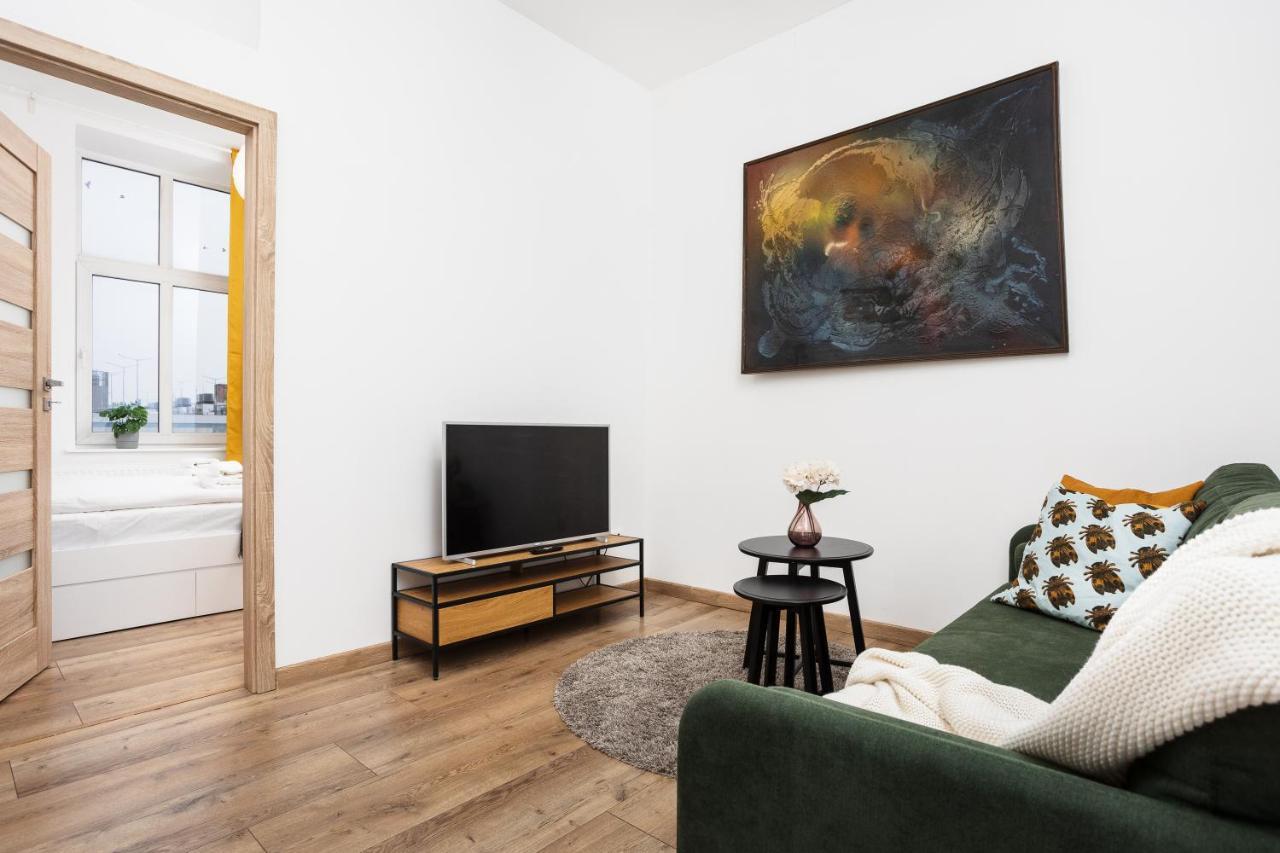 Bosacka X 1' Main Train & Bus Station - By Upstairs Appartement *
